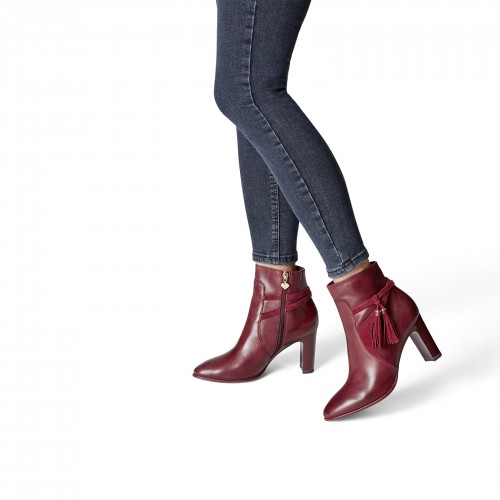 Elegant Tassel Accent Leather Ankle Boots, 25319/27 variant 1 - Image 2