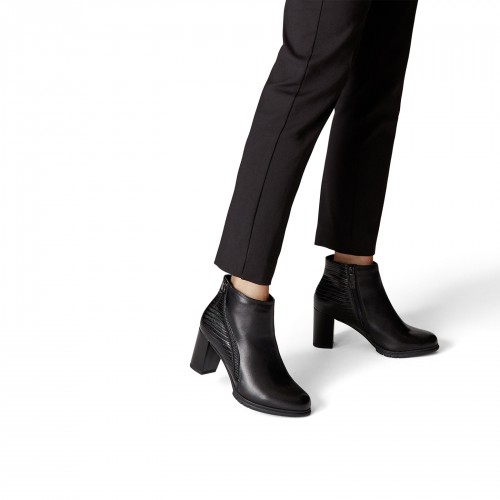 Crimson Elegance Anti-Shock Ankle Boots by Caprice, 25327 variant 1 - Image 3