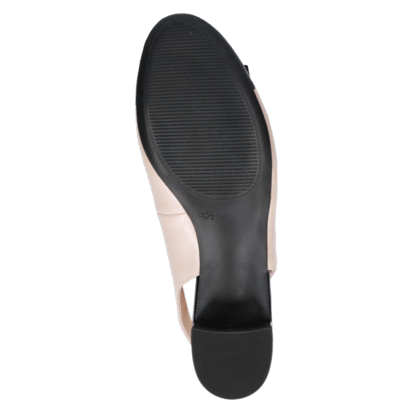 29502 408 Where comfort meets classic elegance - Image 3