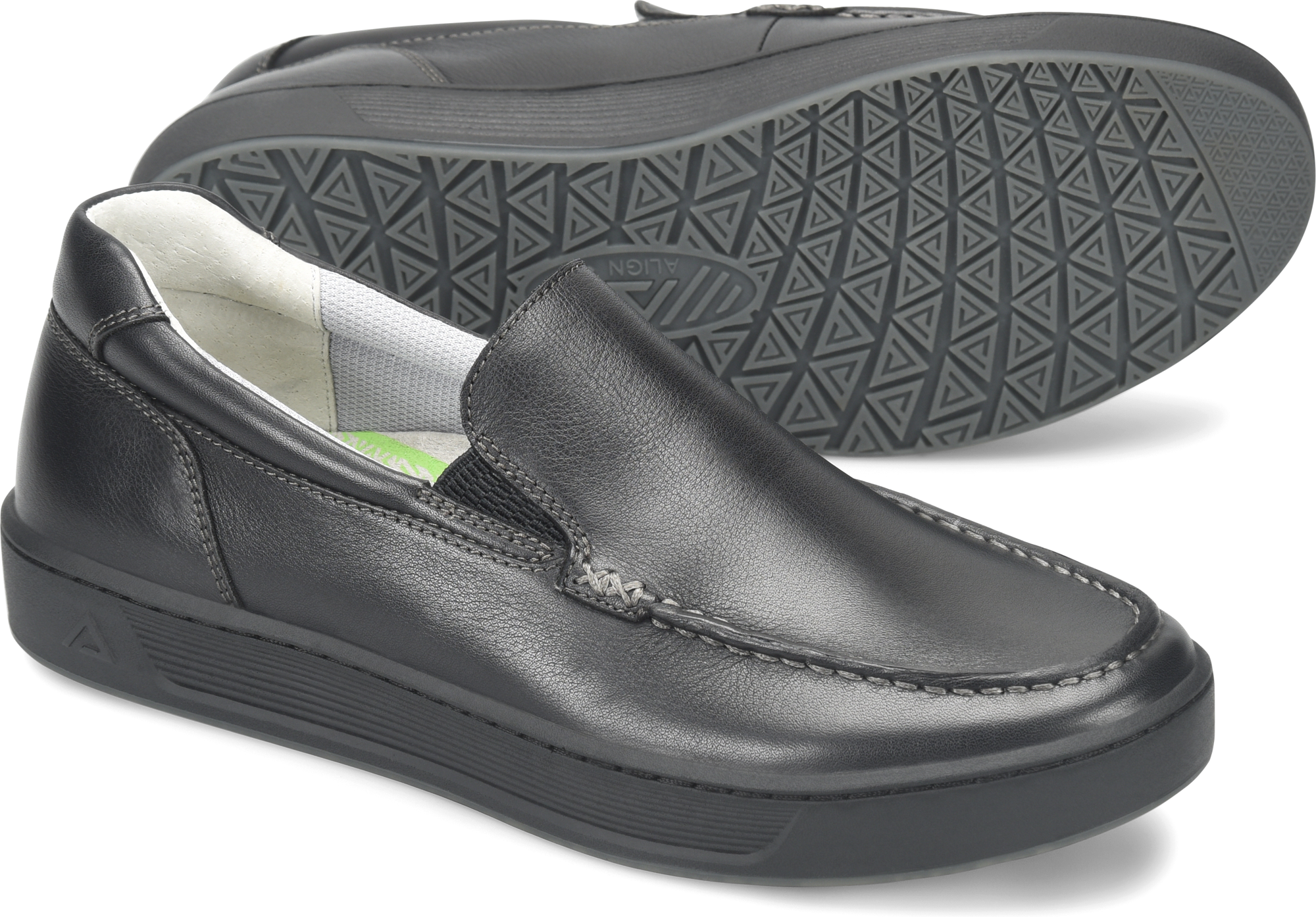 Trayton brings the handsome flair of a casual favorite together with the ergonomic comfort and support of our Align™ technology