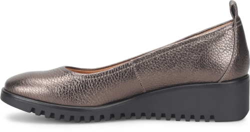 Dillon Pewter.High-traction TPR outsole with flex grooves for added comfort - Image 3
