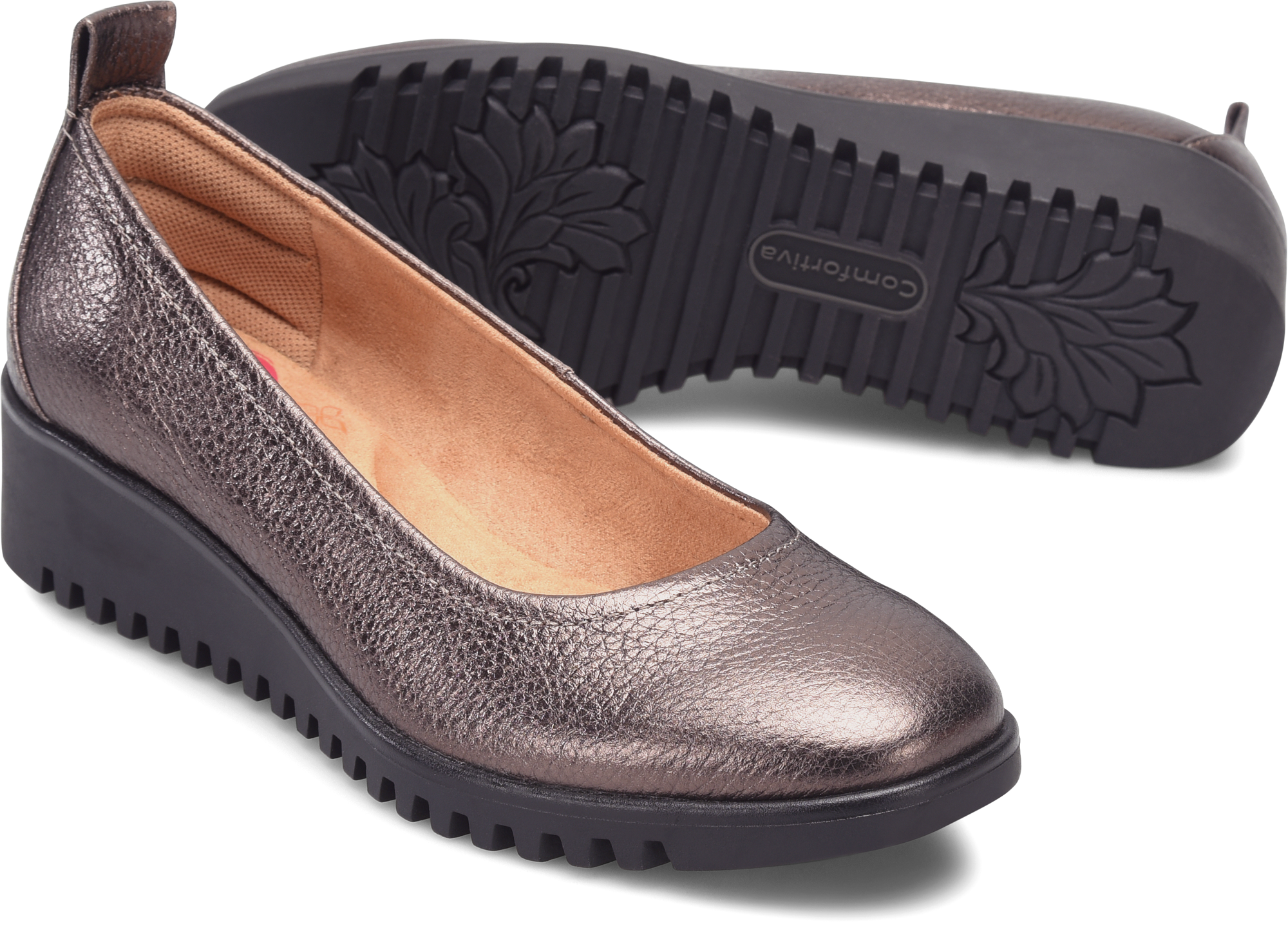 Dillon Pewter.High-traction TPR outsole with flex grooves for added comfort